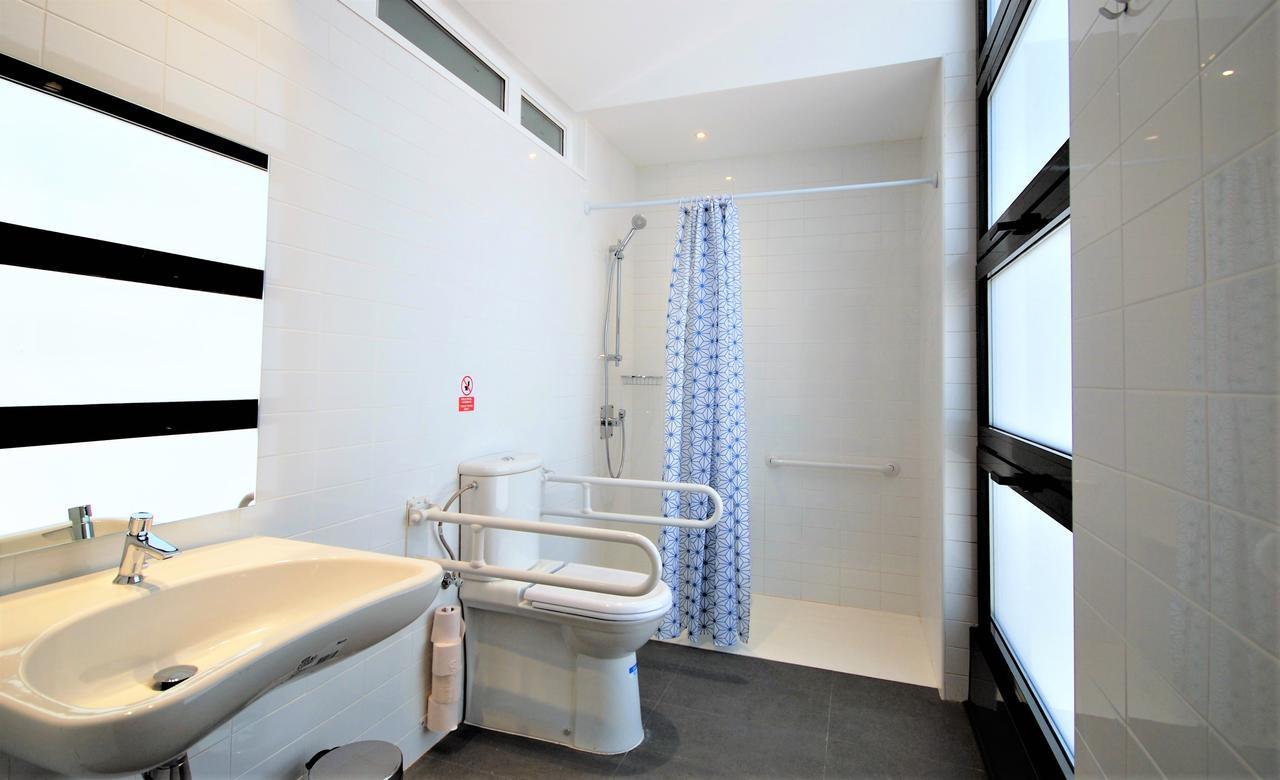 Ten To Go Hostel Барселона Екстериор снимка