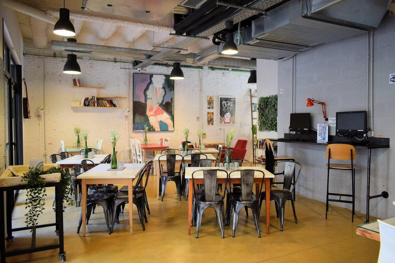 Ten To Go Hostel Барселона Екстериор снимка